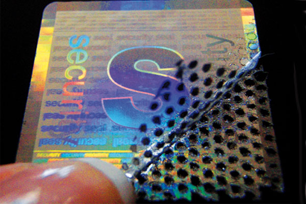 Manipulationssichere Hologrammetiketten mit Security-2D-3D-Hologramm-Motiv