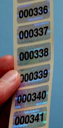 Rechteckige Hologrammaufkleber aus Papier mit individueller schwarzer Nummerierung